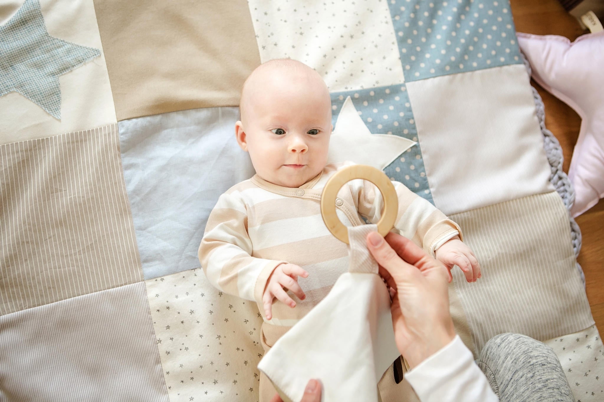 Gift Pack For Babies: Comfort blanket and a Flag