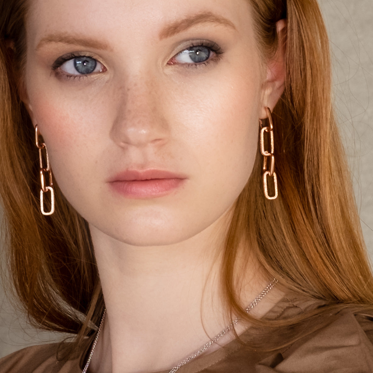 Metropolitan Longing Earrings